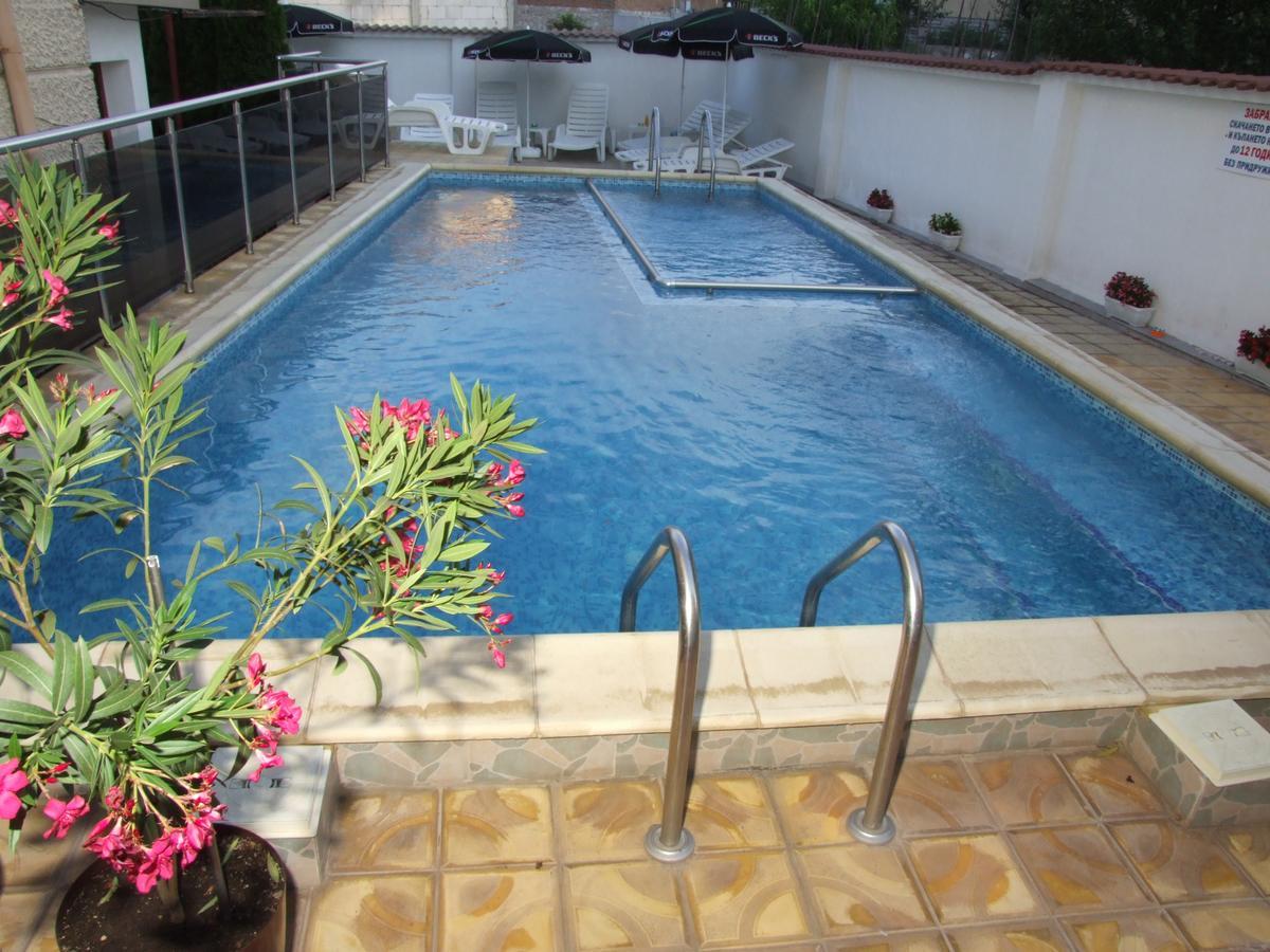 Family Hotel Dalia Velingrado Exterior foto