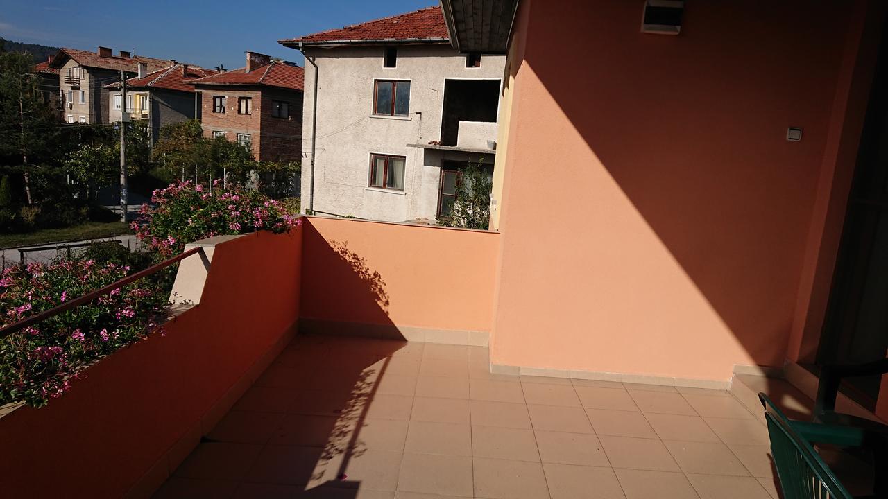 Family Hotel Dalia Velingrado Exterior foto